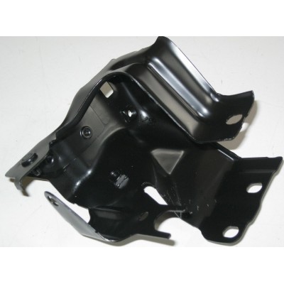 Ön Tampon Montaj Braketi - Sol Mercedes E Seerisi Ön Tampon Montaj Braketi - Sol Mercedes E Seerisi