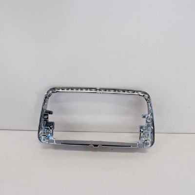 Radyo Çerçeve Nikelajı Mercedes CLA Serisi Radyo Çerçeve Nikelajı Mercedes CLA Serisi