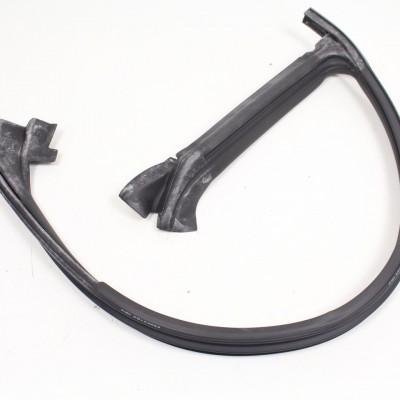 Ön Kapı Cam Fitili Sağ Mercedes CLS Serisi Ön Kapı Cam Fitili Sağ Mercedes CLS Serisi