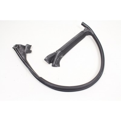 Ön Kapı Cam Fitili Sağ Mercedes CLS Serisi Ön Kapı Cam Fitili Sağ Mercedes CLS Serisi