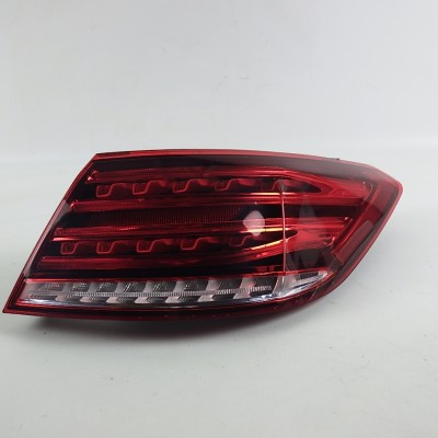 Stop Lambası Sağ Mercedes E Serisi Stop Lambası Sağ Mercedes E Serisi