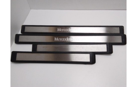 Arka Kapı Eşiği Mercedes-Benz Yazısı - Sol Mercedes E Serisi