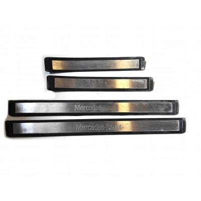 Ön Kapı Eşiği Mercedes-Benz Yazısı - Sağ Mercedes E Serisi Ön Kapı Eşiği Mercedes-Benz Yazısı - Sağ Mercedes E Serisi
