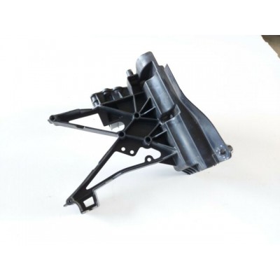 Mercedes B Serisi Ön Tampon Braketi - Sol